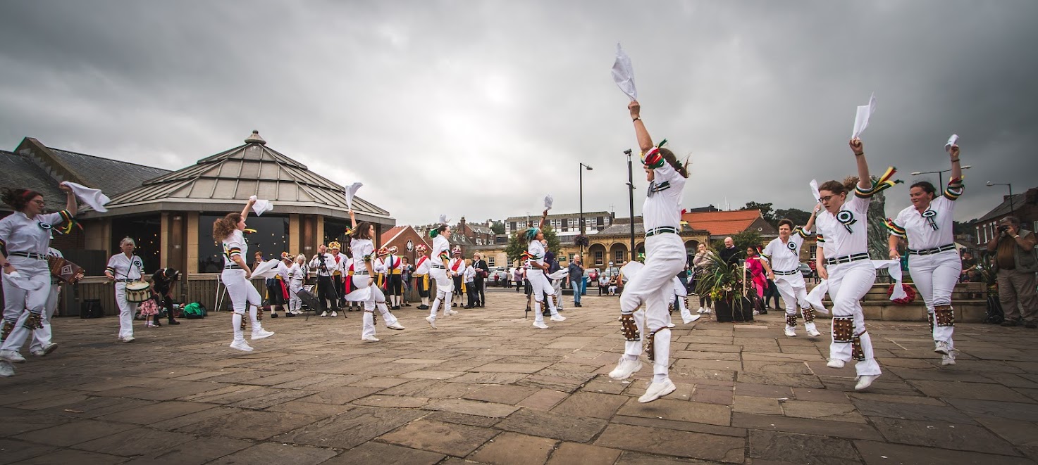 Dancers dancing Dancers dancing